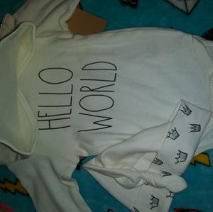 Rae Dunn Baby Onsie Set
3/6 Month
3 Piece Set